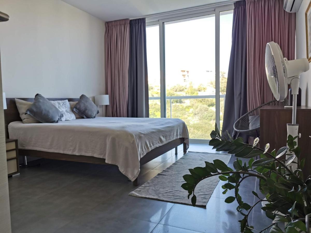 Duplex Maisonette With Heated P-pool And Jacuzzi Holiday home Saint Julian's